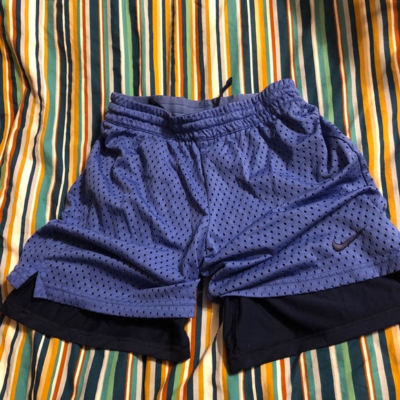 Girls size Large Nike basketball shorts in blue and burgundy - Picture 4 of 6